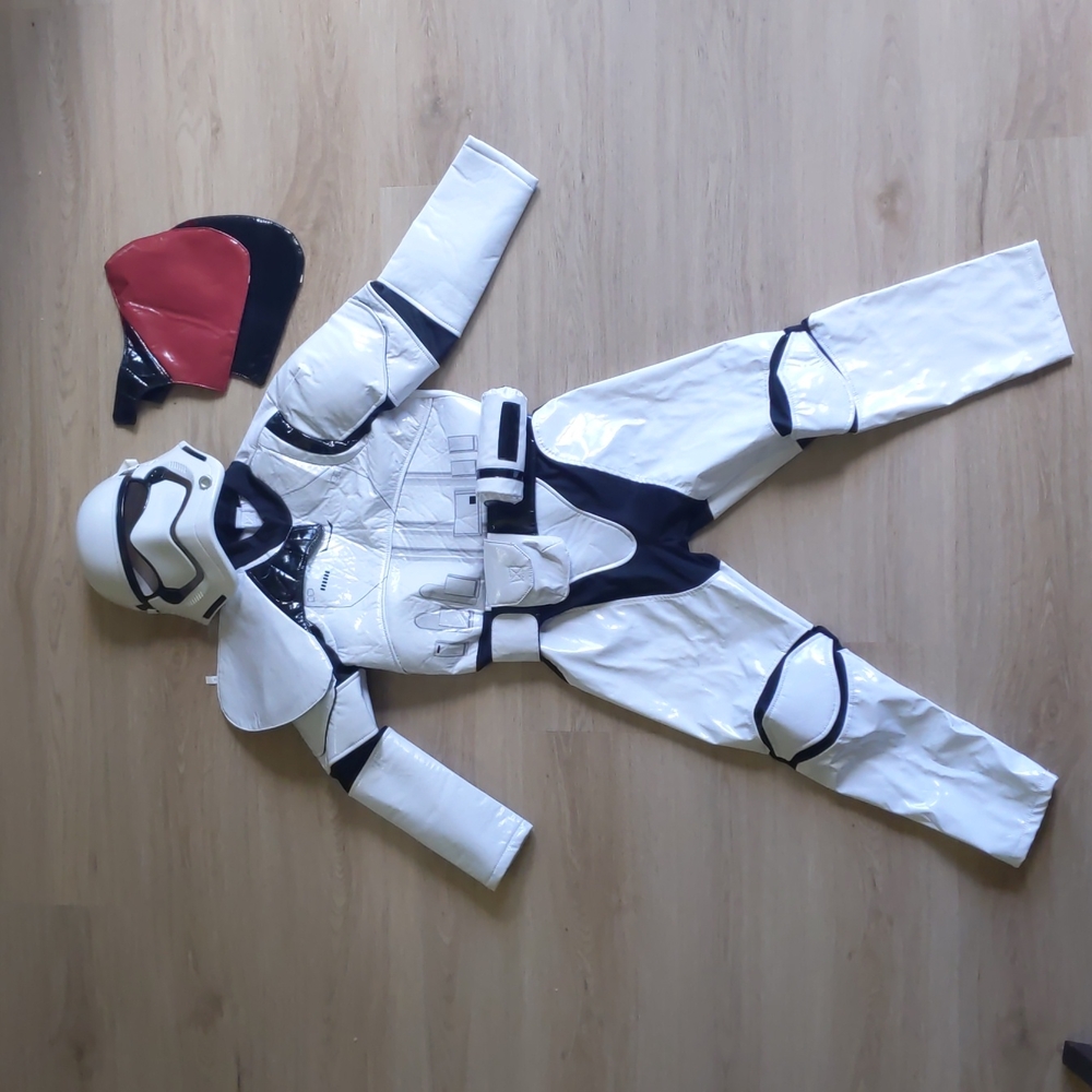 Stormtrooper Disney costume 7/8